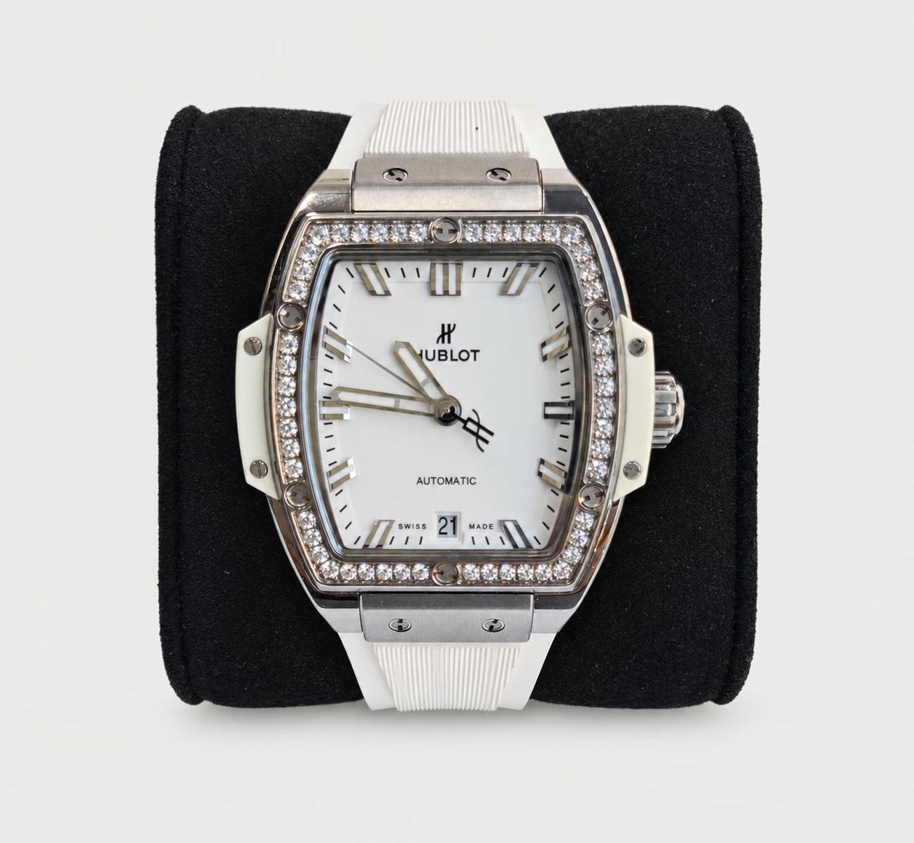 Hublot Spirit of Big Bang, titan, lunetă cu diamante, cadran alb — foto 1